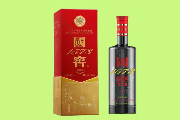 嘉黎县回收国窖1573.jpg